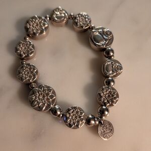 Sterling Silver Floral Disk Stretch Bracelet - Unbranded